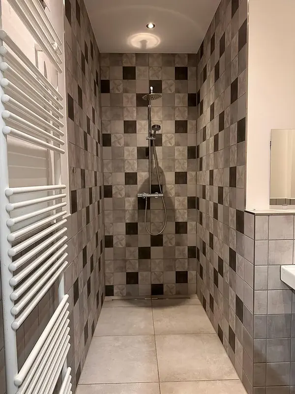 Bodengleiche Dusche mit Mosaik